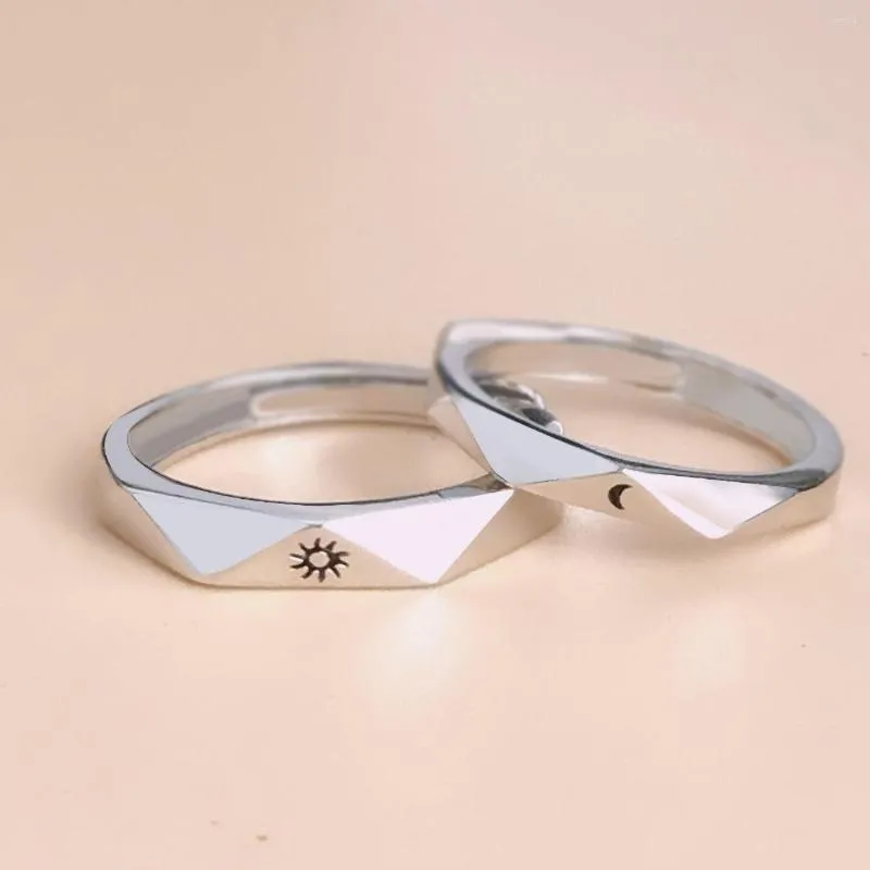 Bröllopsringar 2st/set Opening Sun Moon Ring Lover Par Set Promise Bands för honom och hennes söta romantiska valentinsdaggåvor