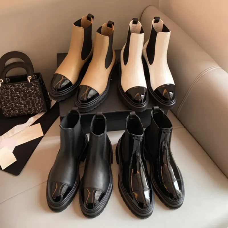 첼시 부츠 여성 부츠 여자 최고 품질의 코우 스킨 특허 가죽 높은 탄력성 탄력적 밴드 편안한 플랫 신발 디자이너 혼합 컬러 두꺼운 바닥 발목 부츠 35-42