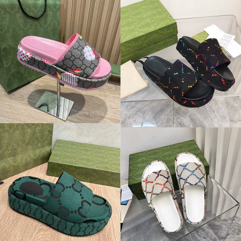 2023 Femmes Diapositives Plate-forme Sandale Toile Large Sangle Slide Gear Bas Tongs antidérapantes Summer Beach Slipper Pantoufles d'extérieur avec boîte NO298A