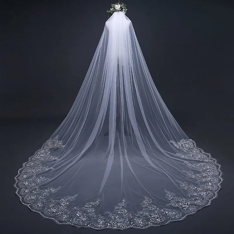 Bijoux de cheveux de mariage une couche femmes traînant cathédrale long voile de mariage brodé dentelle florale applique festonnée voile de mariée avec peigne 230210