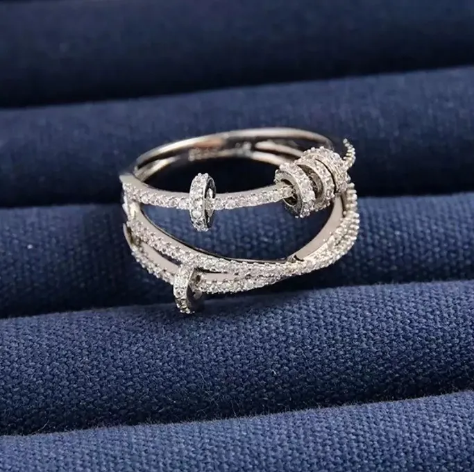 Designer di lusso Anello Anelli per dito indice Personalità della moda femminile Ins Design di nicchia alla moda Tempo di correre Celebrità di Internet Silver275s