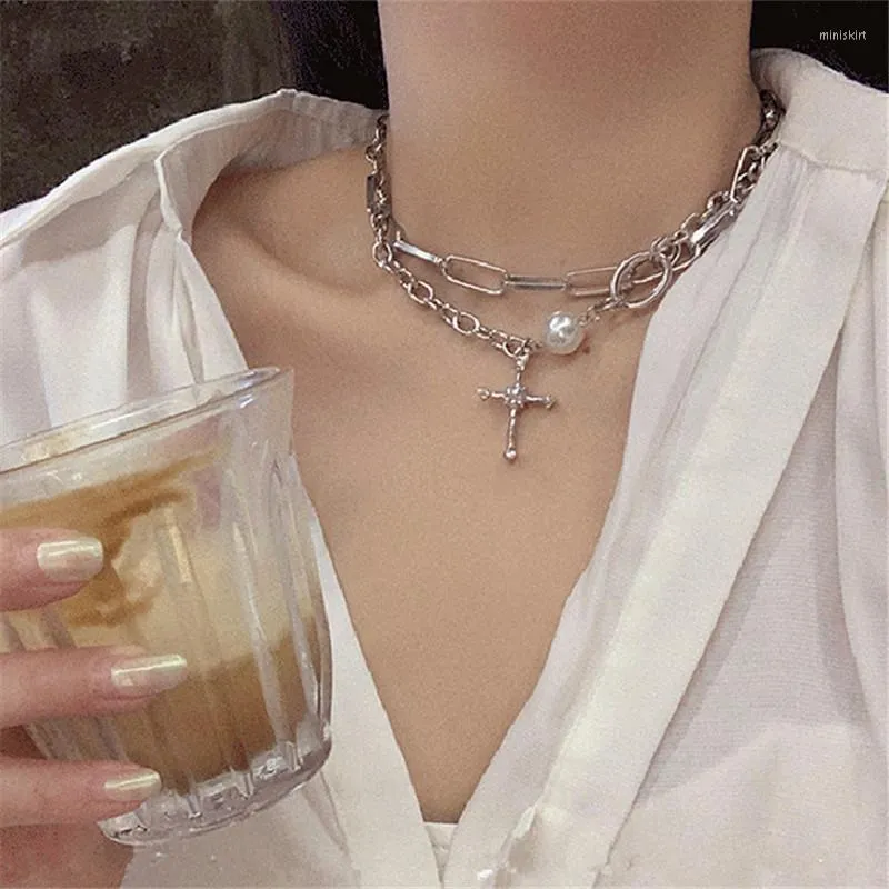 Pendanthalsband Hiphop Gothic Zircon Cross Charm Necklace for Women Girls Party Wedding Pearl Jewelry Presenttillbehör DZ487