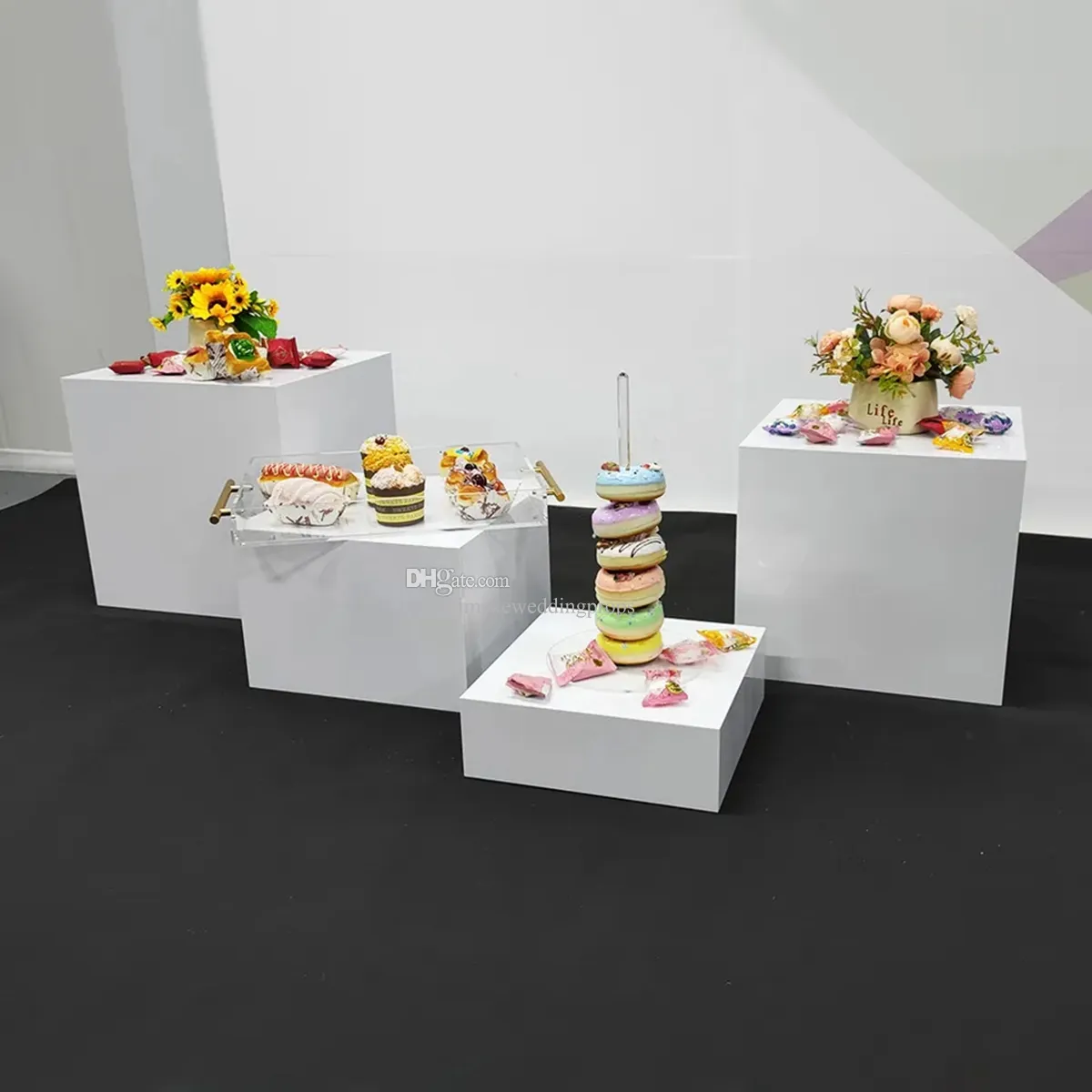 décoration Clair Noir Blanc Carré Cube Buffet Table Risers Blanc Acrylique Restauration Table Riser Pour Alimentaire piédestal socle socle gâteau d'anniversaire stand pour mariage 570