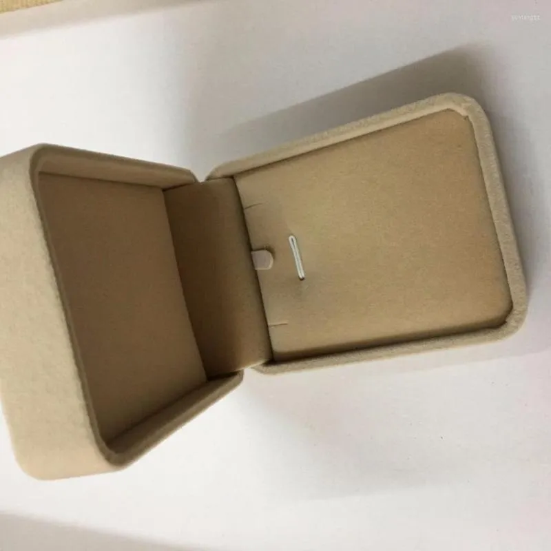 Schmuckbeutel hochwertige Beige Color Square Samt Box für Anhänger Halskette Geschenkboxen Verpackung Verpackung