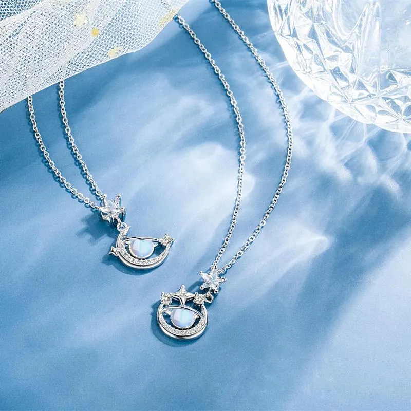 Kedjor Romantiska kvinnors silverpläterade Sun Moon Galaxy Inlagd Moonlight Zircon Star Pendant Fashion Halsband Creative Jewelry Party Gift
