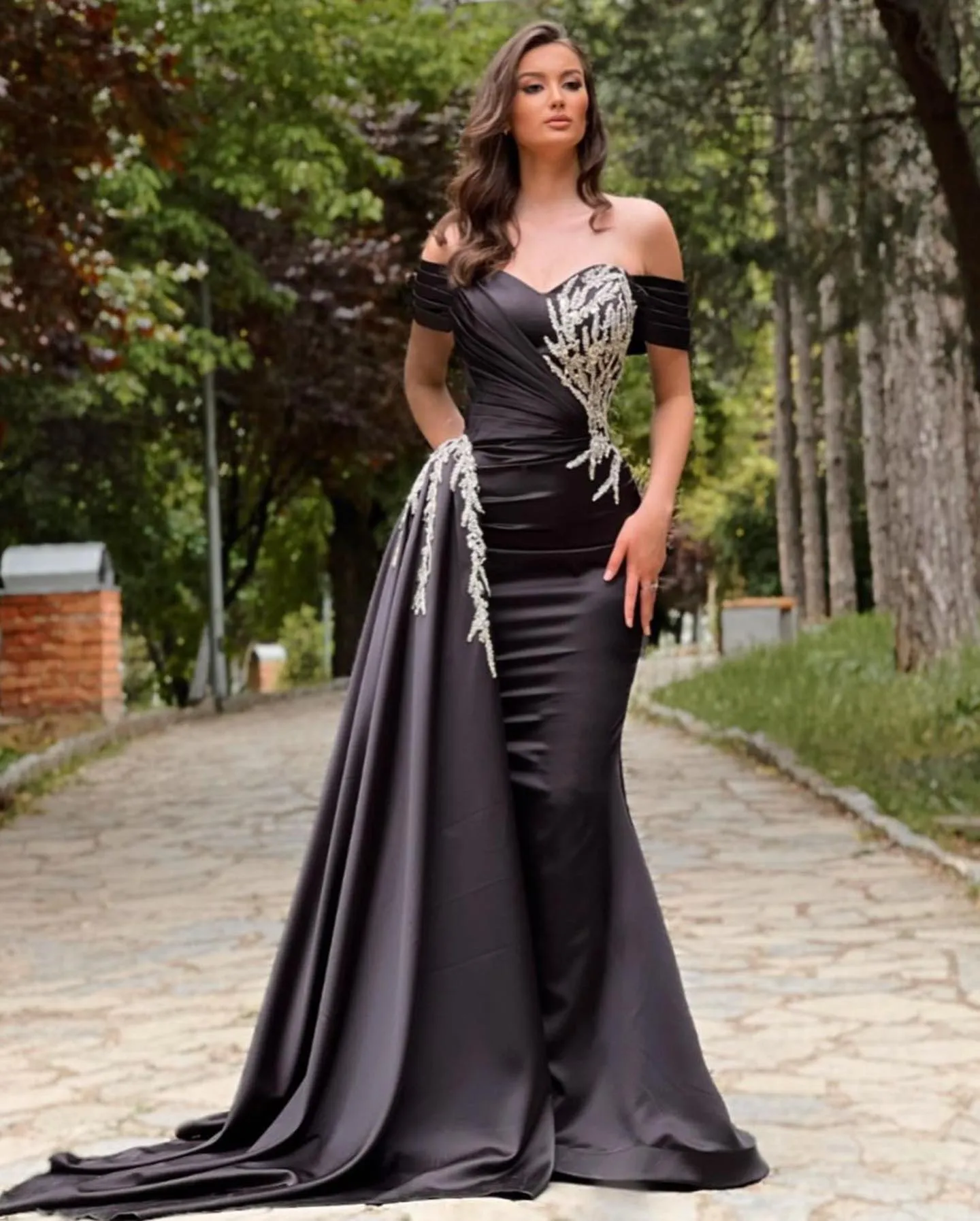 Junior Long Formal Black Dress with V-Neckline