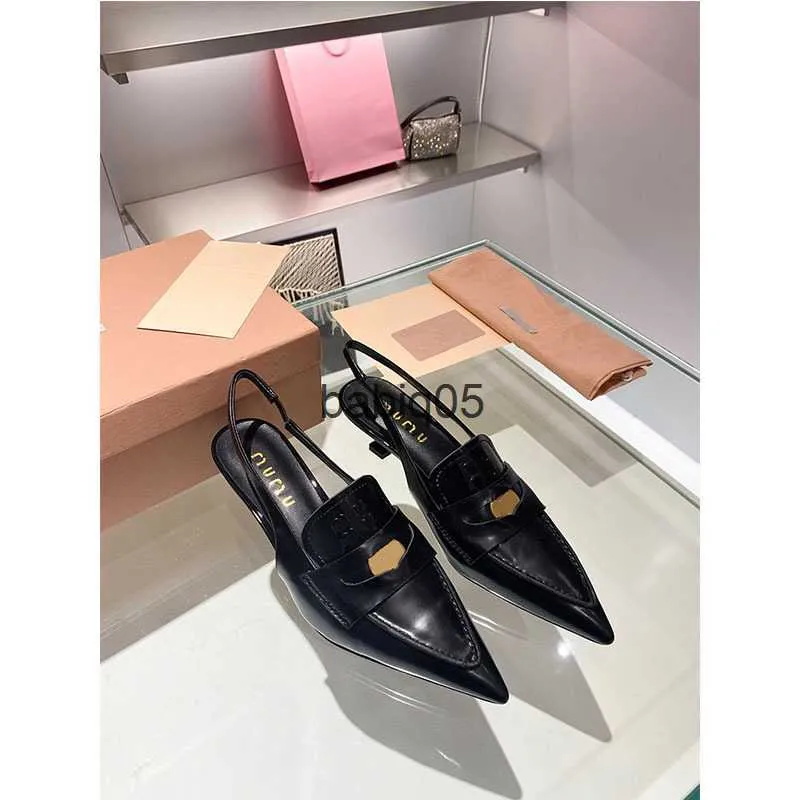 Sandals Miu Gold Coin مدببة Cat Women's Show Style Shalow High High High French Fashion Shoes T2302131