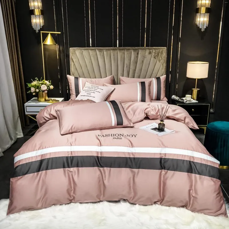 Bedding Sets 2023 Est Four-piece Fashion Cotton Double Household Bed Sheet Quilt Cover Splicing Design Light Pink Color