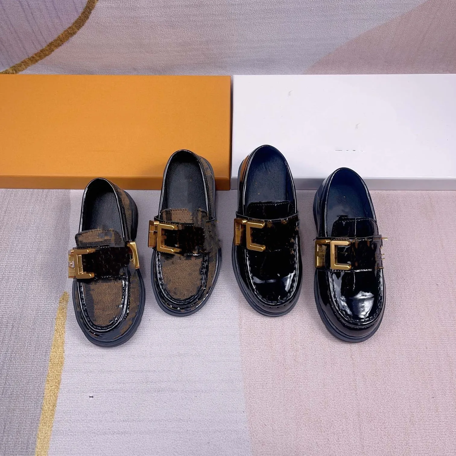 Barn barn f flödesklänning skor mode pojkar flickor läder formella feststudenter skor baby småbarn bekväma designer casual sko svart brun bokstav loafers