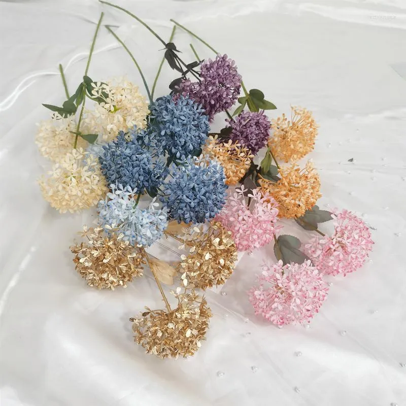 Decoratieve bloemen Simulatie 3 Hoofd Hydrangea Sneeuwbal Dandelie Huis Wedding El Decoratie weggids Ornament Flower Arrangement Vaas