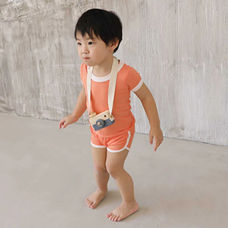 Kläder nya barn berättelser små pojkestycken spårdräkt kläder set baby flickor kläder barn solida kort ärm tshirtshorts småbarn