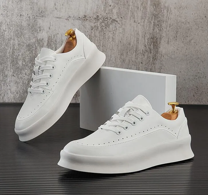 Stile britannico Mocassini da uomo scarpe da ginnastica moda Casual Piccola scarpa bianca traspirante antiscivolo Punta tonda Scarpe stringate comfort Scarpe da passeggio sportive taglia 38-45