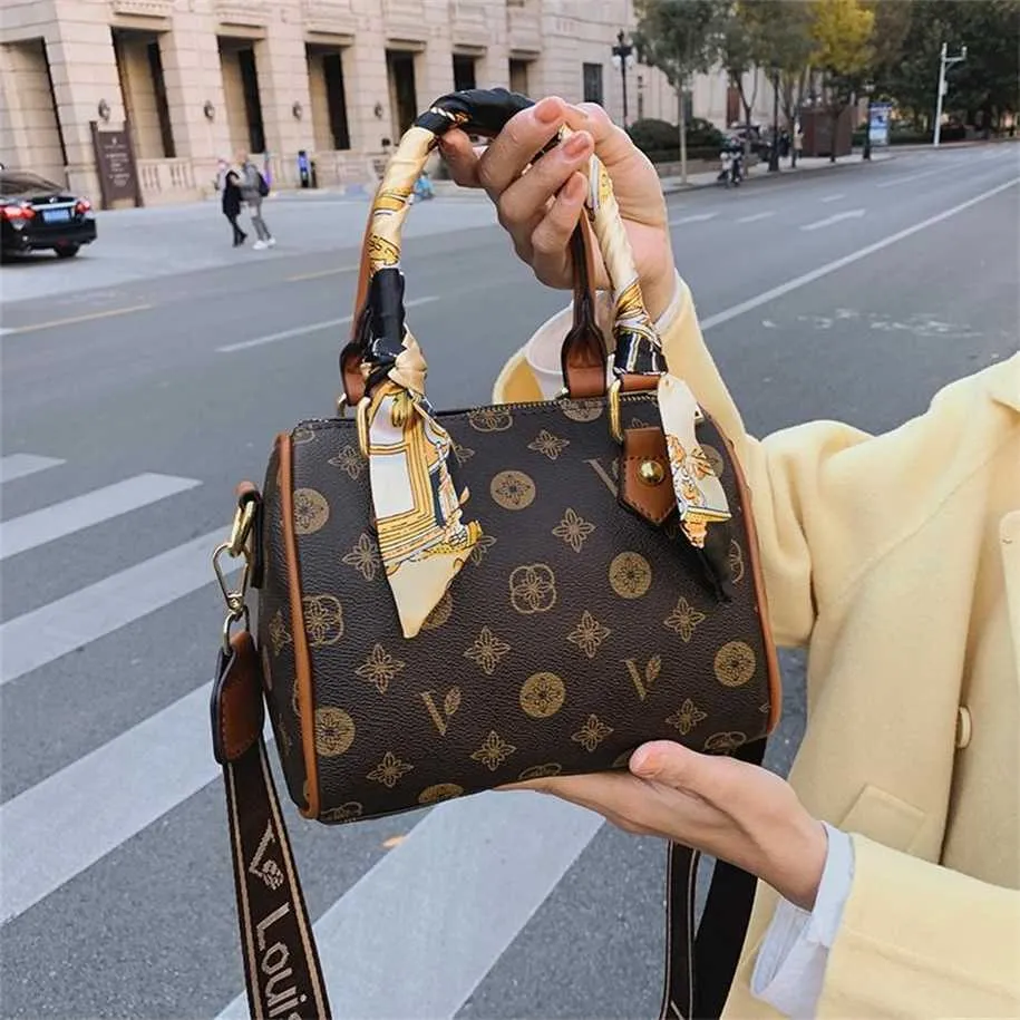 Ucuz cüzdan temizliği% 60 kapalı akşam çantaları tasarımcı lüks çanta moda kadın büyük kapasiteli tote çanta omuz crossbody alışveriş