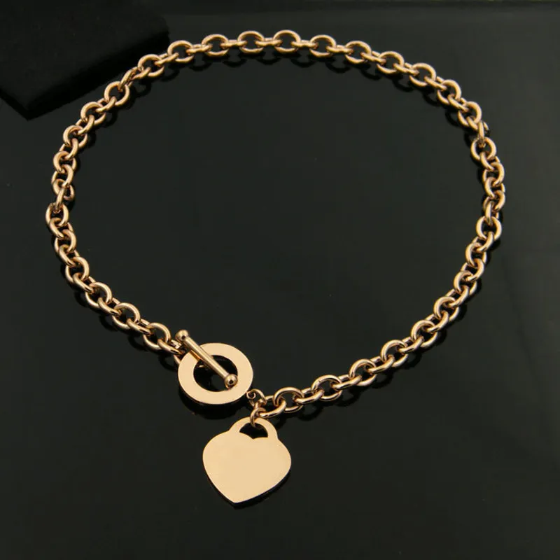 Collane a cuore Designer Catena in argento Moda Collana da donna Bracciale Classico in oro 18 carati Regalo Set di gioielli in acciaio inossidabile 316L All'ingrosso e al dettaglio