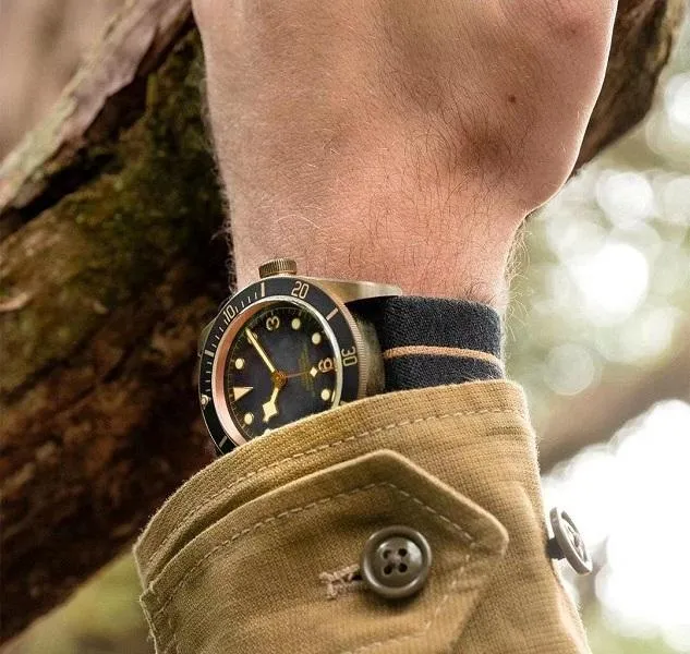 Pasek NATO 43 mm brązowy zegarek Automatyczny 2824 Ruch 79250BB Najwyższa jakość V4 Sapphire Crystal Na rękę