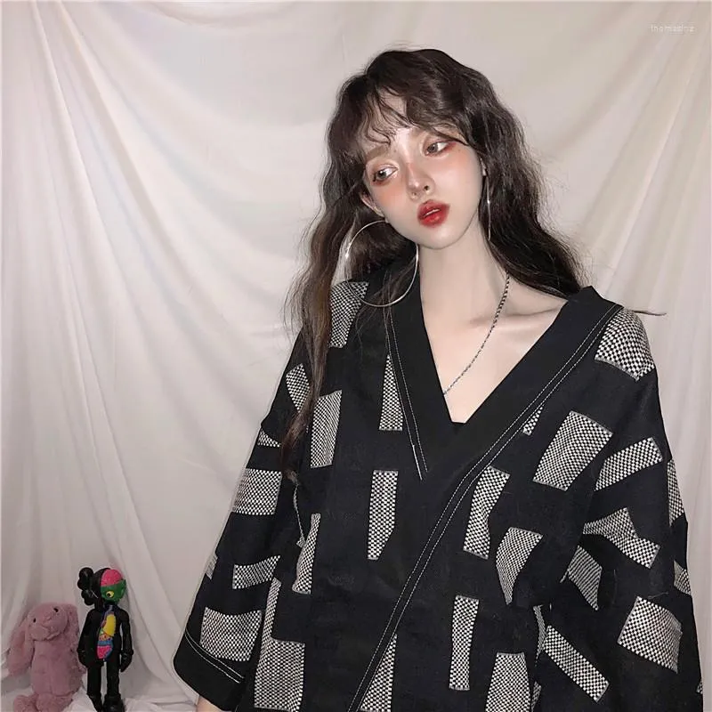 Vêtements ethniques Femmes Harajuku Japonais Kimono Traditionnel Rétro Lâche Sauvage Col V Pull Chemise En Lin Femme Plaid Top Cosplay