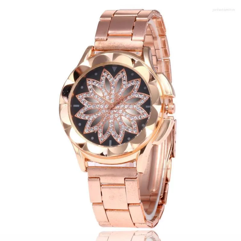 Zegarek luksusowe kryształowe różowe złote kobiety obserwują pełne kryminanie kwiaty