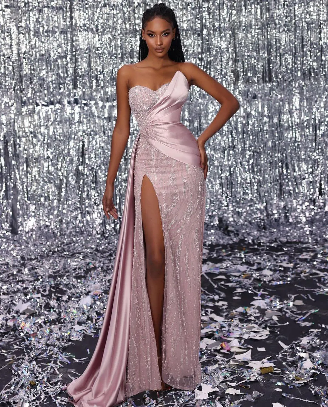 Pink Mermaid Prom Dresses ￤rml￶s V -hals 3D spets satinapplikationer paljetter p￤rlor golvl￤ngd k￤ndis plus size sido slits aftonkl￤nningar plus storlek skr￤ddarsydd gjord