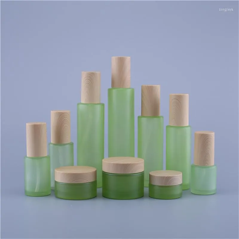 Vorratsflaschen 200PCS 20ML-120ML Grüne Hautpflege-Kosmetik-Paket Glasflasche für Schönheitssalon mit Sprayer oder Lotionspumpe Tropfstopfen