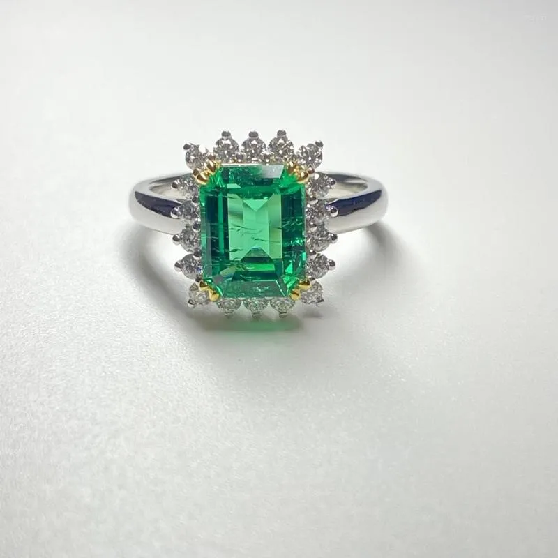 Pierścienie klastra Meisidian Productstwo Kolor Splated Yllow Gold 7x9mm 2 Hydrotermal Emerald S925 Sliver Moissanite Diamentowy pierścień