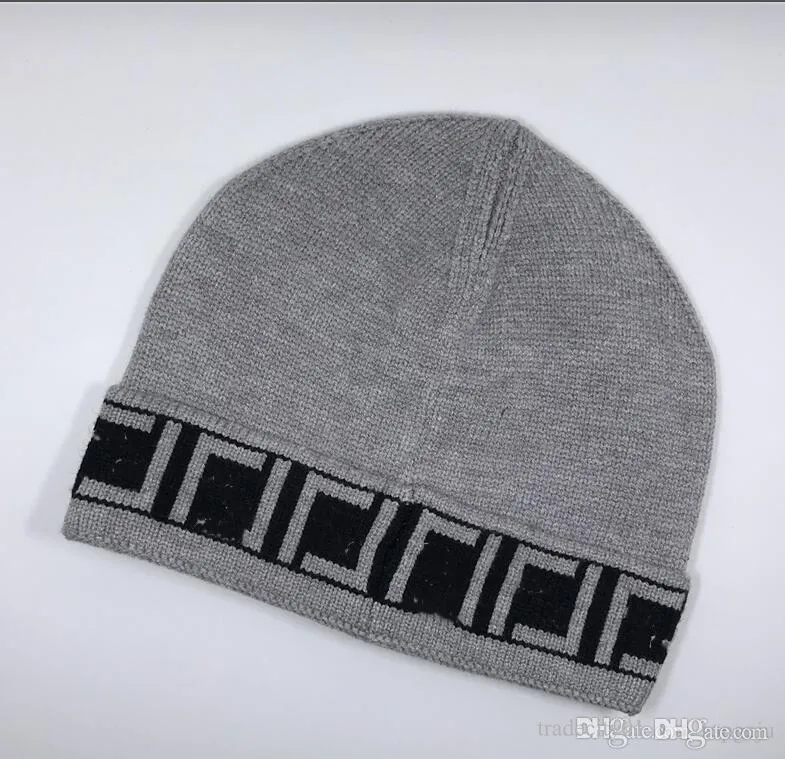 2021 neue Wintermütze aus einfarbiger Wollstrickmütze für Damen und weiche, dicke Mütze für Damen mit lässiger Motorhaube