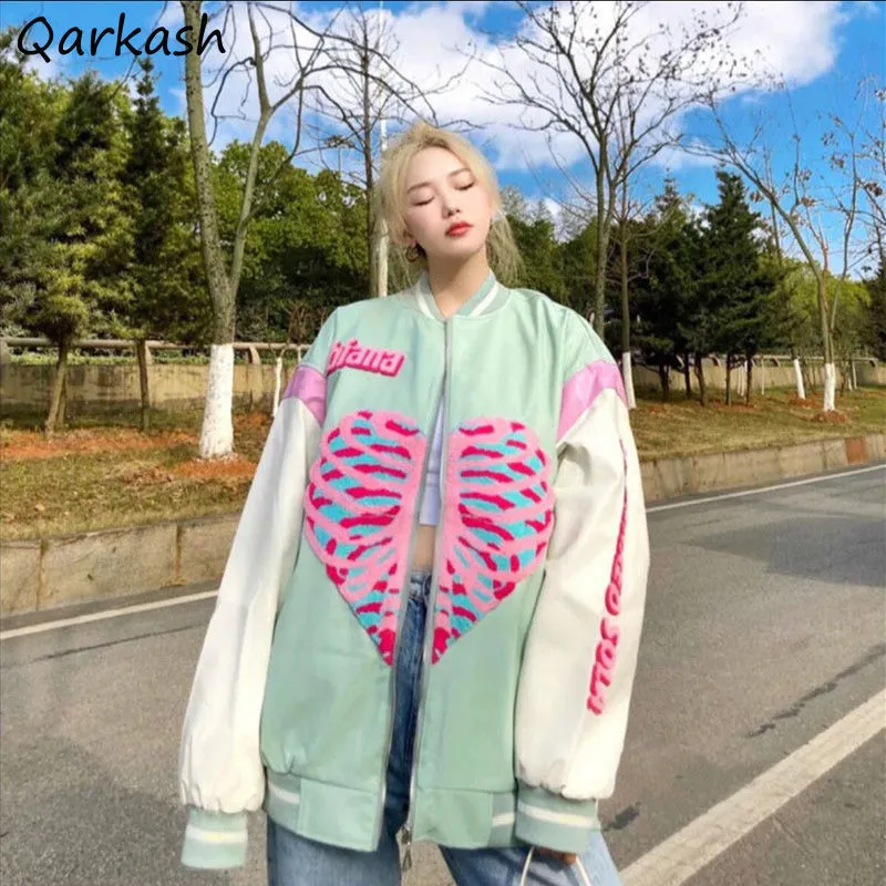 Kvinnor jackor Kvinnor Basic Jackets Green Heart Print Harajuku Baseball Uniform Students AllMatch Outwear Fashion Bomber Dragkedja Löst Chic Coat 230214