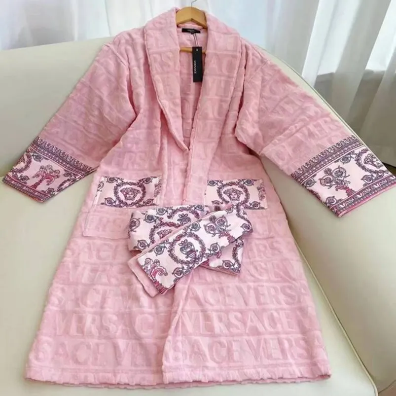 2023 Designer Robes Marca Camisola Mulheres e Homens Sleepwear Outono Inverno Home Wear Casual Unisex Night-Robe com Cintos Manga Longa Solta Pijama Noite Wei 7000-3