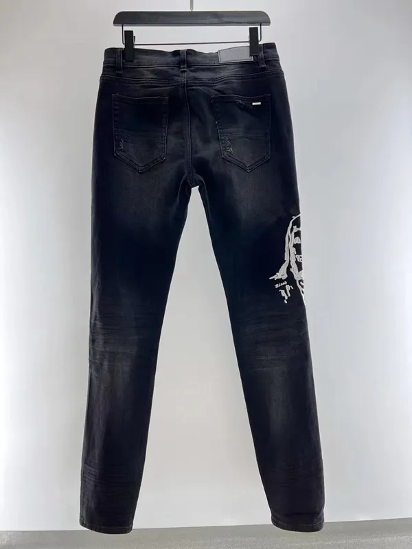 Jeans Diseñadores para hombres Jean Hombre Pantalones Hombres Bordado Patchwork Rasgado para la marca de tendencia Pantalón de motocicleta para hombre flaco 94