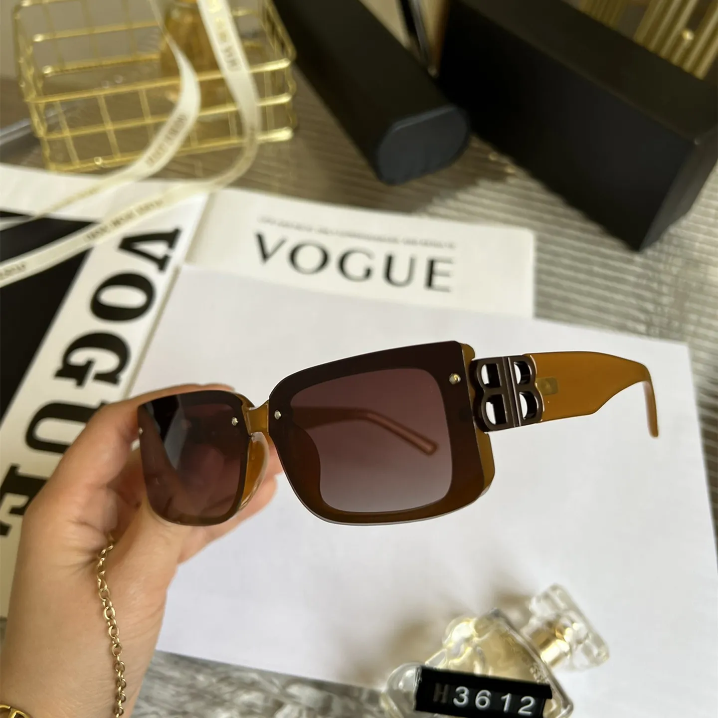 Brand new with the box Vogue sunglasses. Sunglasses VO2606S - Havana - Brown Gradient - Acetate  main image 3