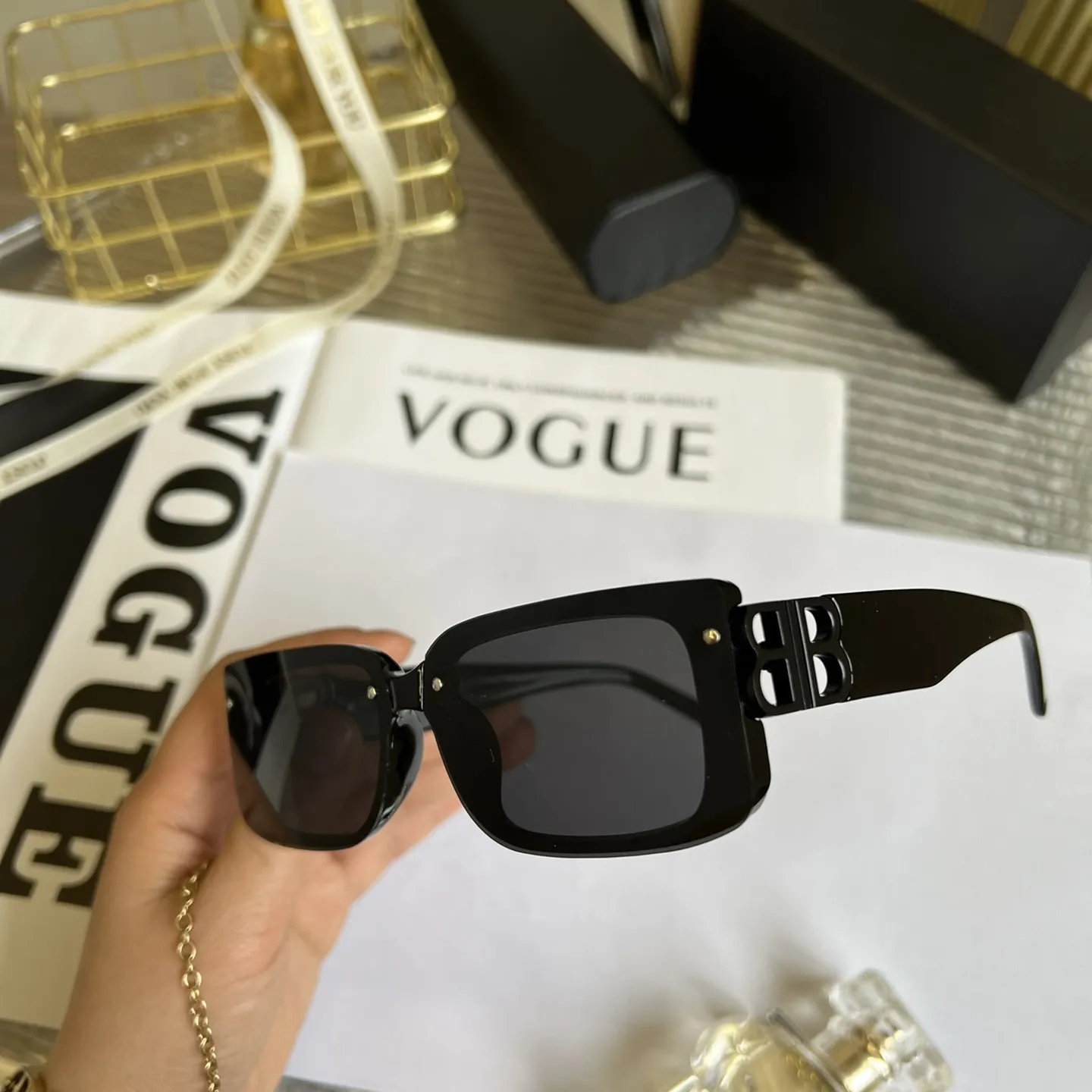 Oversized Square Ladies Sunglasses – Divine Coverings