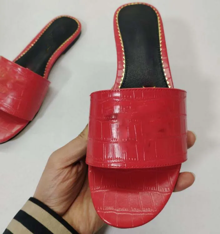 Nya heta m￤n Kvinnor Sandaler skor designer tofflor krokodil rand tryck Slide Summer Wide Lady Sandals Slipper With Box Dust Bag 35-43