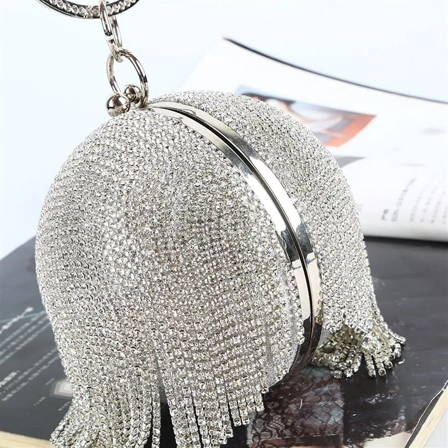 Hela detaljhandeln Handgjorda bollform Diamond Evening Bag Tassel Clutch med Satin Pu f￶r br￶llop Bankettparti Prommor Colors261U