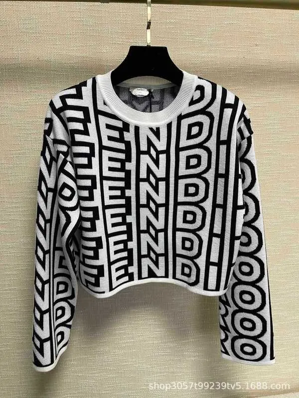 Two Piece Dress Designer Limited capsule series long sleeved sweater skirt suit black and white color jacquard element style SW0D