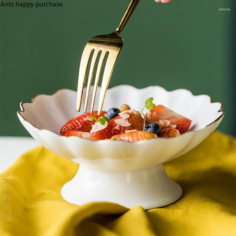 Plates Creative Ceramic Fruit Dessert Plate Gilded Tall Salad Snack Hushållens bordsuppsättning Köksredskap Porslin Heminredning