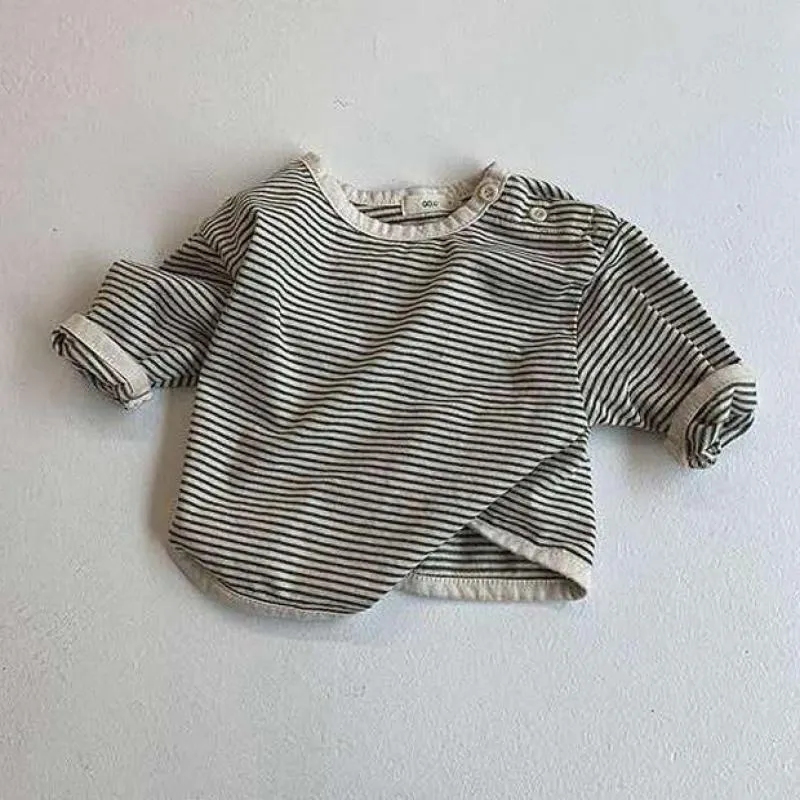 Tshirts niemowlęta miękka bawełniana bawełniana koszulka z długim rękawem dziecko urocze dno koszulka maluch chłopców tops 230214
