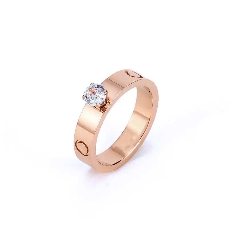 Bague en diamant haut de gamme, bague de proposition de créateur pour hommes et femmes, bague d'amour classique, bijoux de luxe pour femmes, alliage d'acier en titane plaqué or, artisanat ne se décolore jamais, pas d'allergie