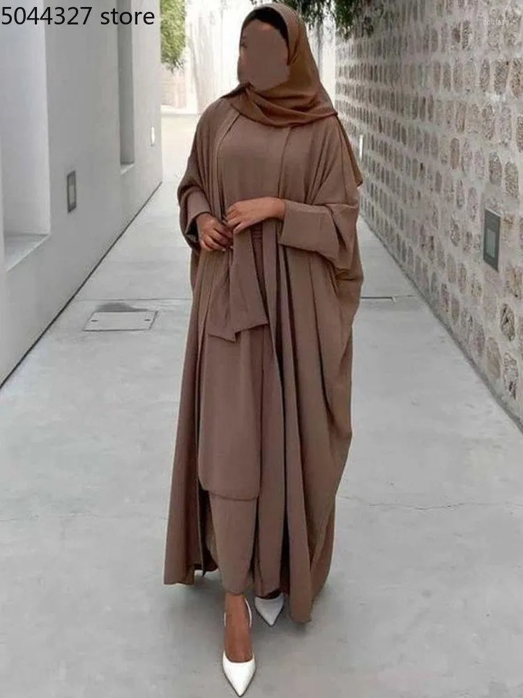 Etnik Giyim Dubai 2 Parça Müslüman Kadın Set Batwing Kimonotiered Uzun Elbise İslami Suudi Abaya Ramazan Eid Türk Eşleşen Kıyafet