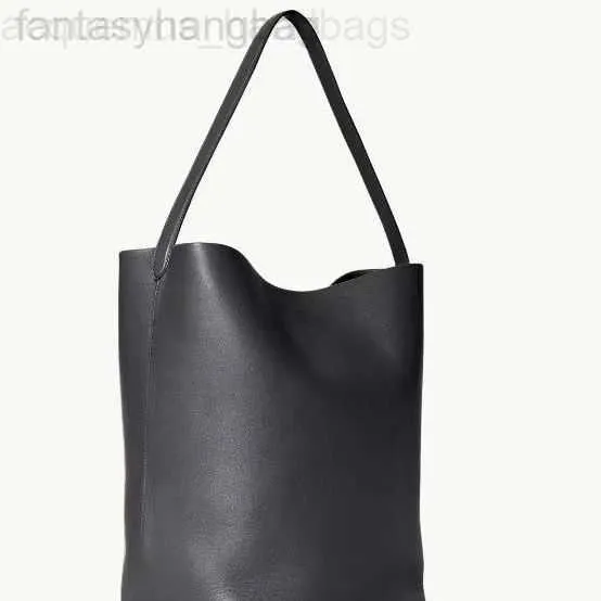 Designers väskor kvinnor Luxurys The Row Tote Crossbody Leather Bucket Half Moon Bag Crescent Underarm Shoulder Purse Gatk