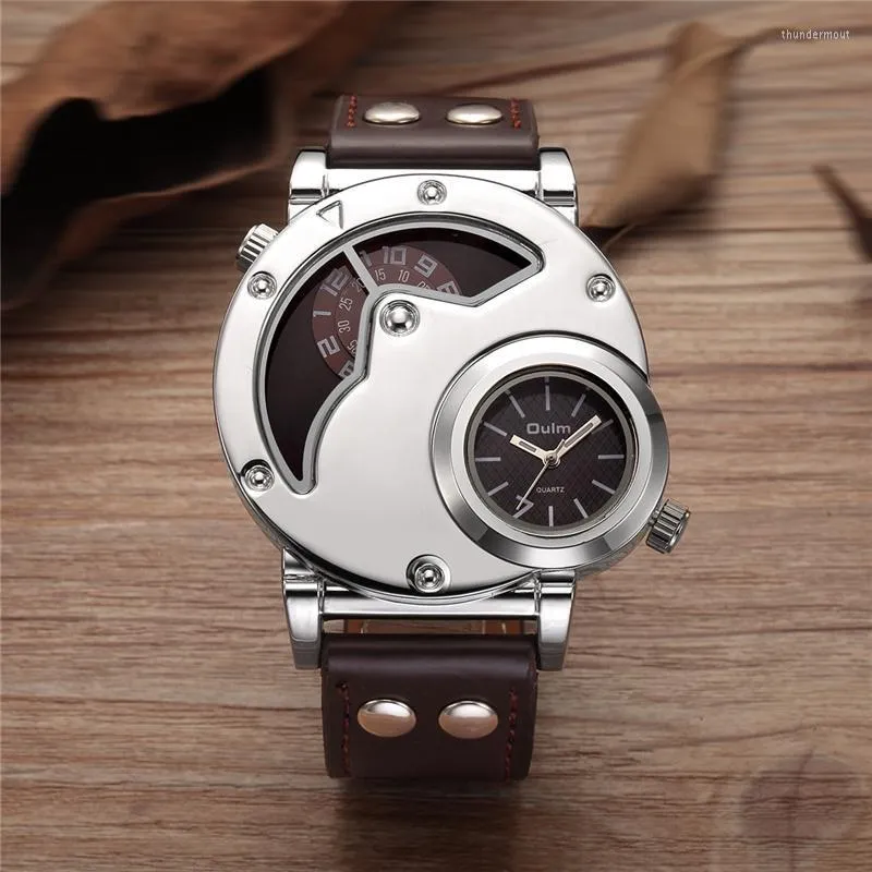 Wristwatches Oulm Watch Man Quartz Watches Top Silver Case PU Leather Military Sport Wristwatch Two Time Zone Male ClockWristwatches Wristwa