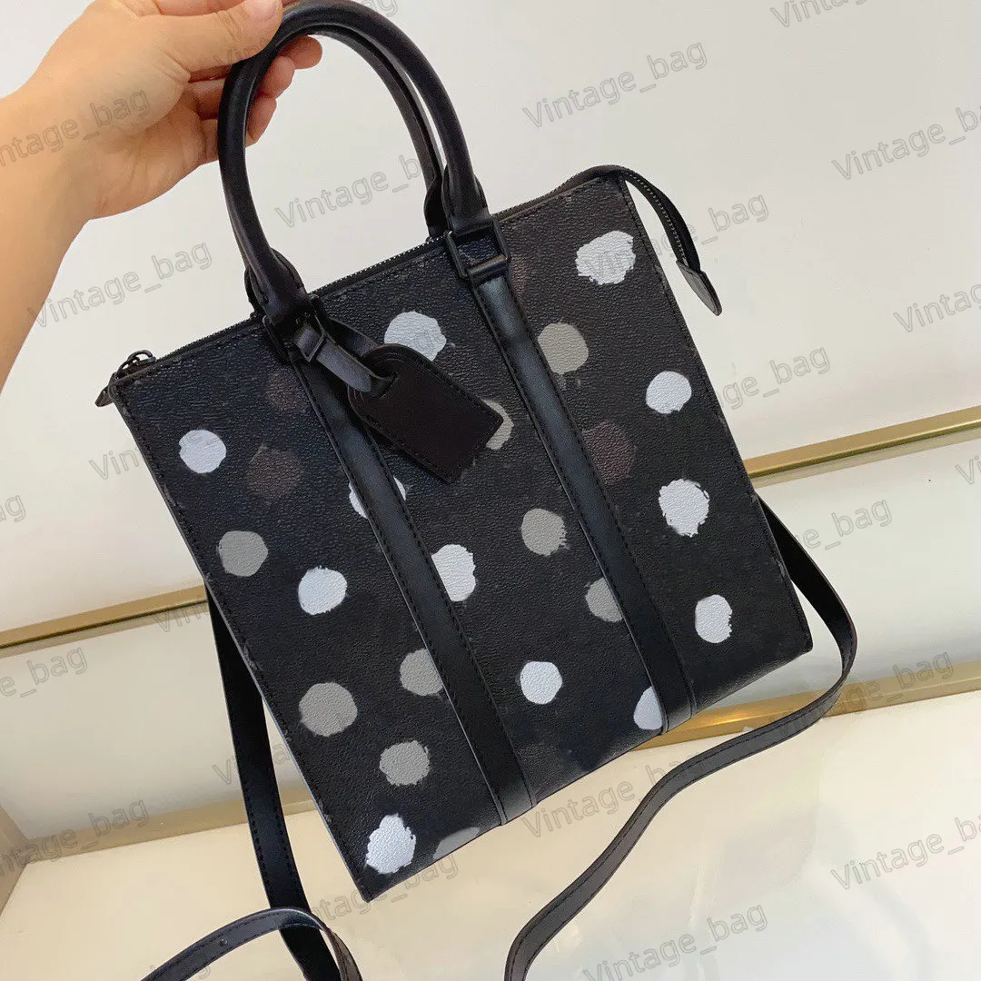 10A L Bolsas de Ombro X YK SAC PLAT Bolsa Feminina Designer Yayoi Kusama Monogramas Eclipse Canvas 3D Dots Carryall Empresarial Pintado à Mão Unissex Luxur