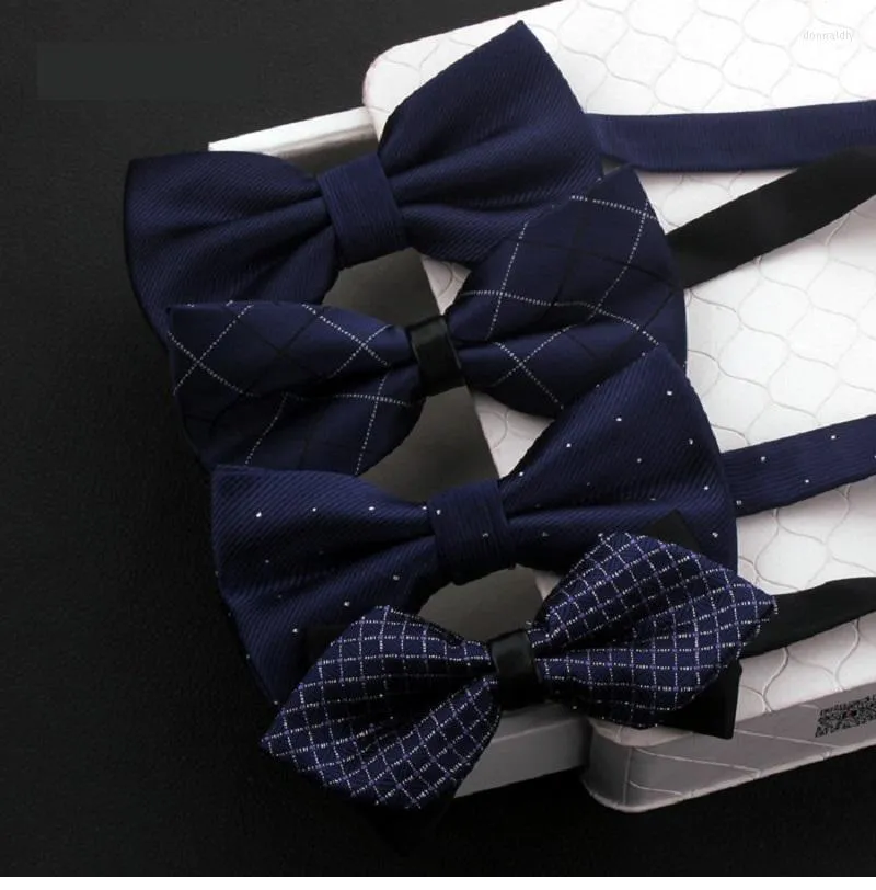 Bow Ties 2023 Projektant mody Męski formalny wzór podwójnego tkaniny granatowy krawat bankiet Butterfly z pudełkiem na prezent