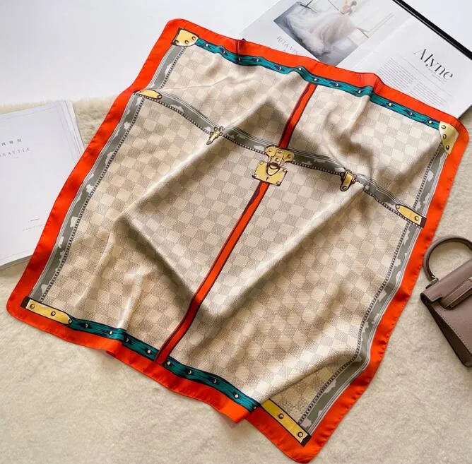70-70 cm de designer impressão de lenço de seda floral Faixa de cabeça para mulheres Moda Long Handel Saco Letra Carta de ombro Tote Baga
