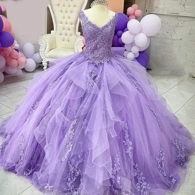 Lavendel Quinceanera Kleider Spitzenapplikationen gegen Nacken Rüschen Korsett hinteren Bug Custom Made Tulle süße Prinzessin Festzug Ballkleid Vestidos Estidos