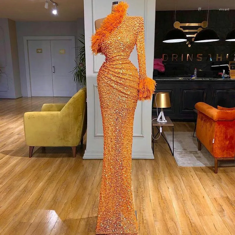 Платья для вечеринок Sparkly Orange Prom Sexy Beading One Plouds Seedined Sequined Mermaid Feather Gowns Длина пола Формальные одежды