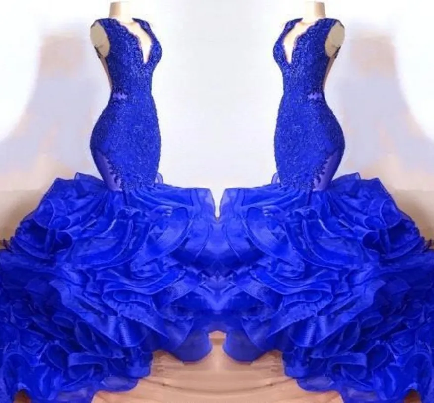 Schöne Layer-Rüschen-Tüll-Meerjungfrau-Abschlussballkleider Königsblau mit V-Ausschnitt schiere rückenfreie lange Abendkleider nach Maß von hoher Qualität BC1687