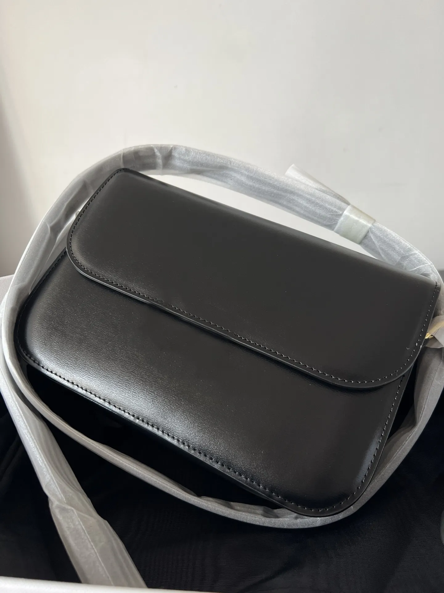 10A Quality Cowhide Designer Flip Black Leather Bag 10A Quality Cowhide Designer Flip Black Leather Bag