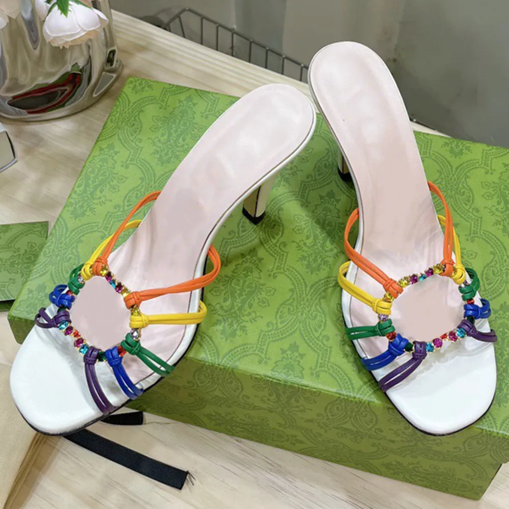 Kadın Slayt Sandal Kristaller Moda Pırıltılı Kristal Logo Sandalet Yüksek Topuk Terlik Ünlü Marka Yüksek Topuklu Deri Sandalet Üst koyun derisinden yapılmış