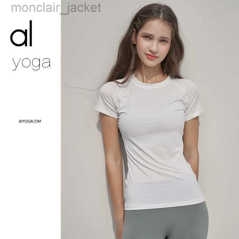 Design haut de gamme Yoga Nouveau costume Femme Printemps et été T-shirt à manches courtes Sportswear Running Demi-manches Séchage rapide Fitness Minceur