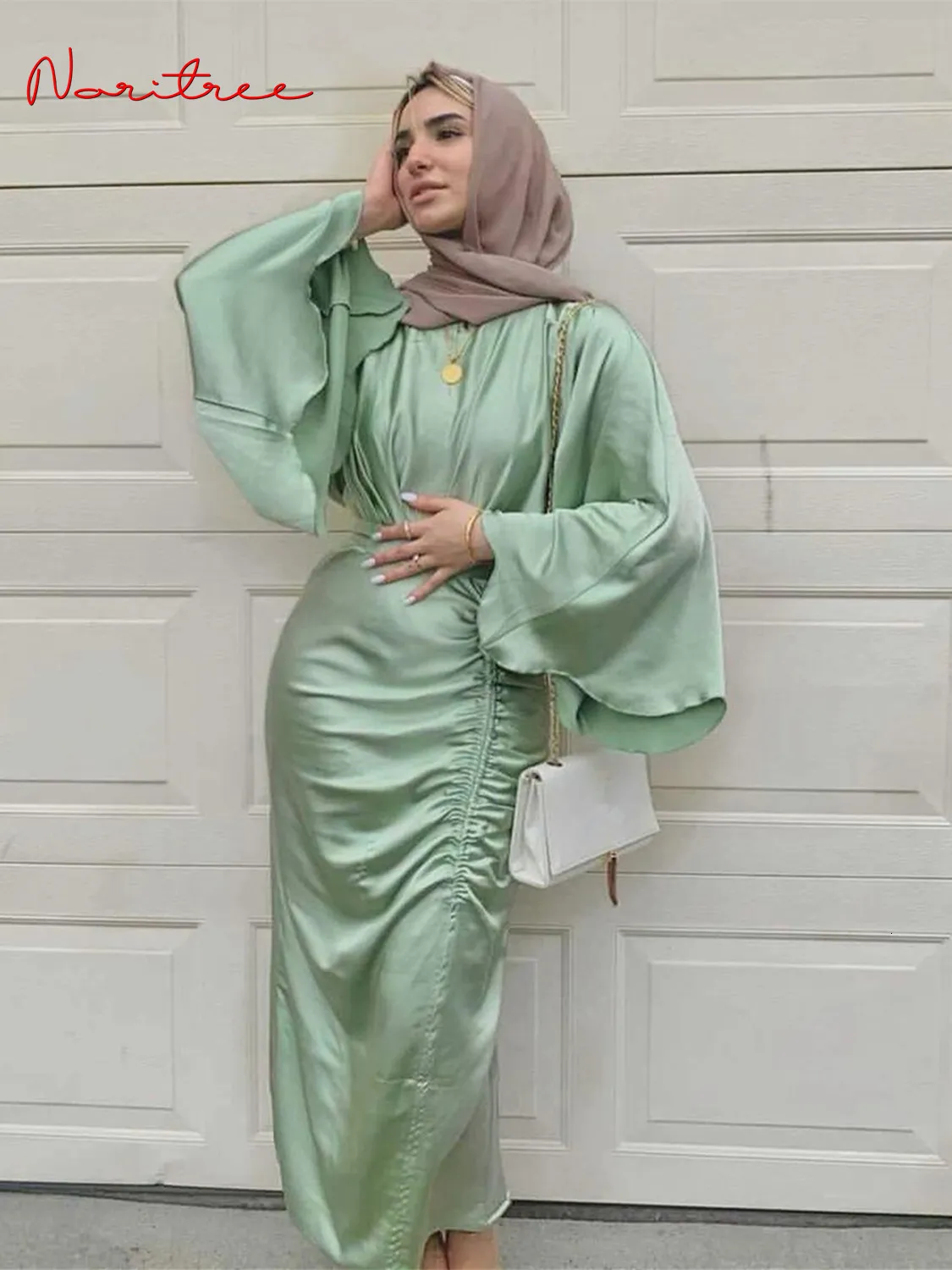 Vêtements ethniques Ramadan Eid Djellaba Robe musulmane féminine Dubaï Brillant Doux Soyeux Satin Abaya Dubaï Turquie Robe musulmane Islam Abayas Robe WY805 230215