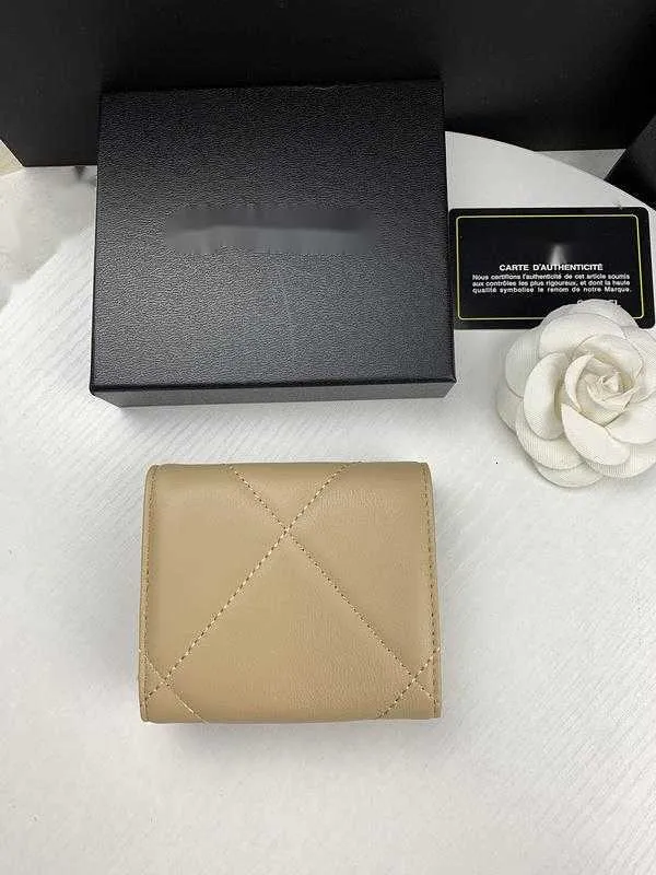 Luksusowy projekt marki CC Krótkie portfele AP0956 PIELONA Cain Portfel Lambskin Women's Le Boy Pocket Real Heth Card Card Card Pack Monety Tourse Sprzęgło